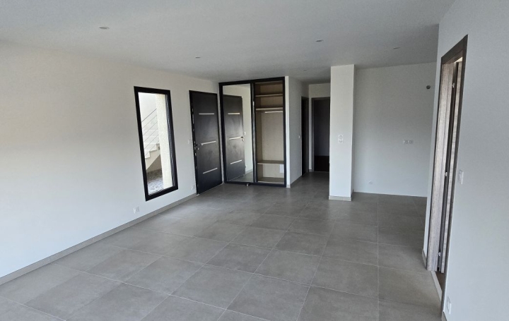 3 Pièces AJACCIO (20000)  71 m2 1 200 € 