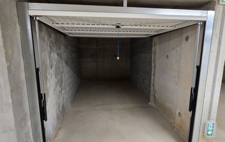 Garage / Parking SETE (34200) 13 m<sup>2</sup> 120 € 