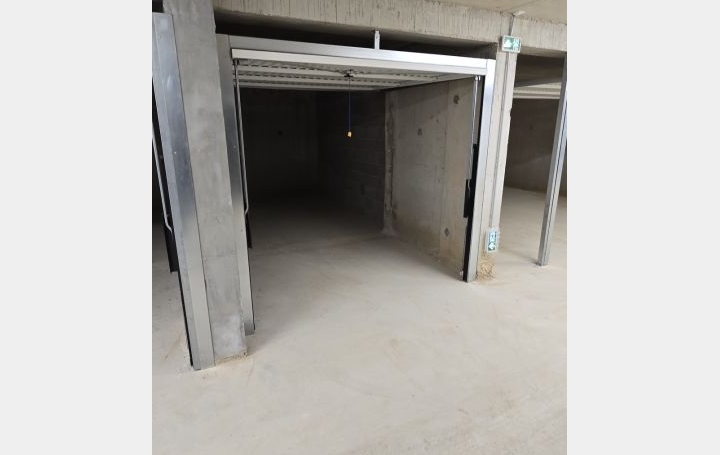 Garage / Parking AJACCIO (20090) 13 m<sup>2</sup> 120 € 