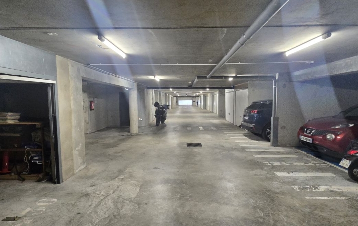 Garage AJACCIO (20000)  22 m2 160 € 