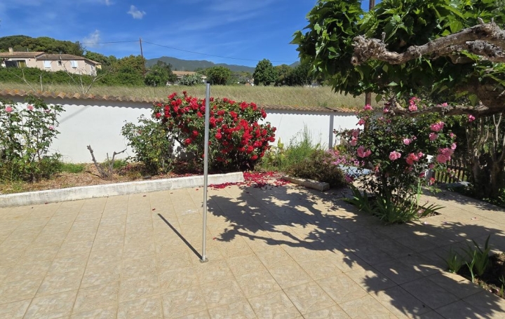 2 Pièces AJACCIO (20090)  44 m2 850 € 