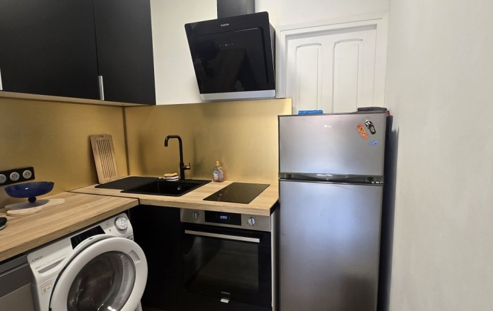 2 Pièces AUREILLE (13930)  49 m2 750 € 