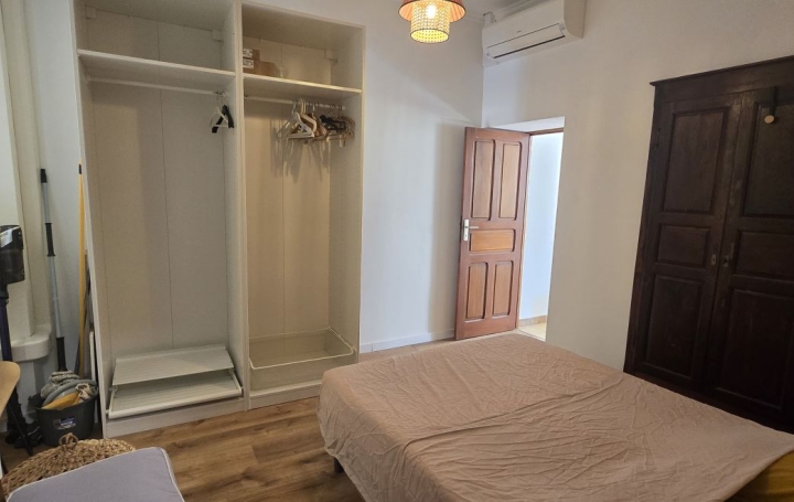 2 Pièces AUREILLE (13930)  49 m2 750 € 