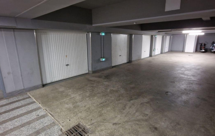 Réseau Immo-diffusion : Garage  AJACCIO  18 m2 30 000 € 