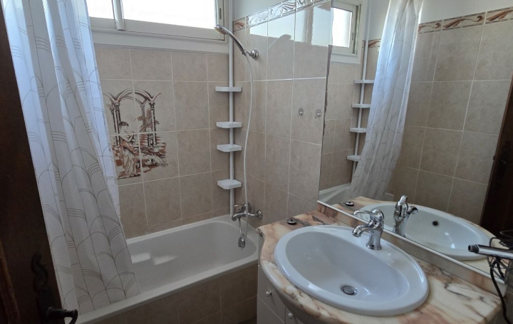 3 Pièces AJACCIO (20000)  73 m2 285 000 € 