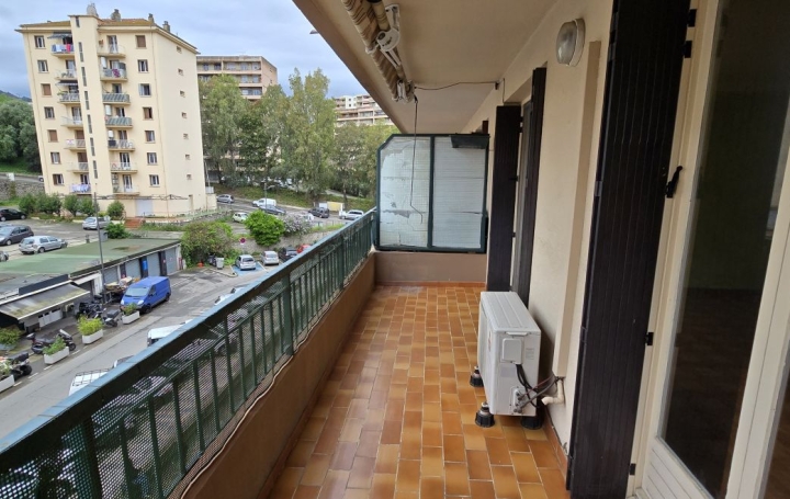3 Pièces AJACCIO (20000)  70 m2 220 000 € 