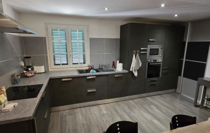 4 Pièces AJACCIO (20000)  96 m2 499 000 € 