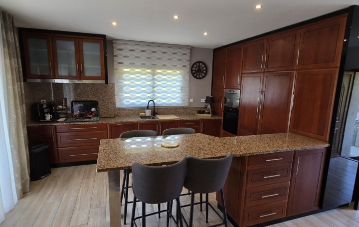 Maison BASTELICACCIA (20129)  360 m2 1 800 000 € 