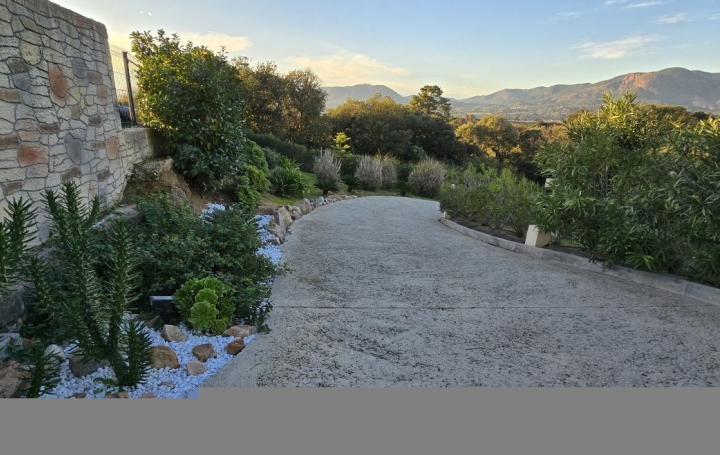 Maison BASTELICACCIA (20129)  360 m2 1 800 000 € 