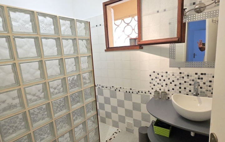 3 Pièces AJACCIO (20000)  69 m2 405 000 € 