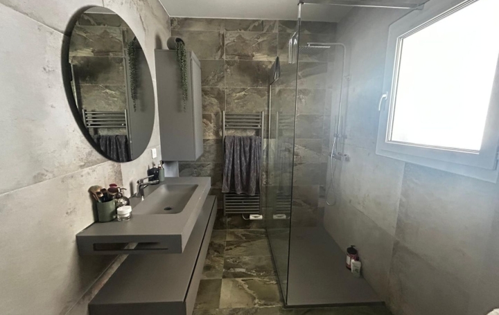 3 Pièces AJACCIO (20000)  63 m2 345 000 € 