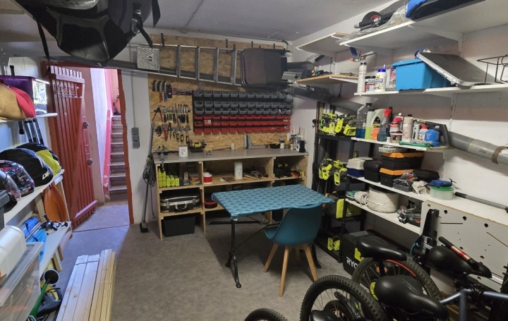 3 Pièces AJACCIO (20000)  63 m2 270 000 € 