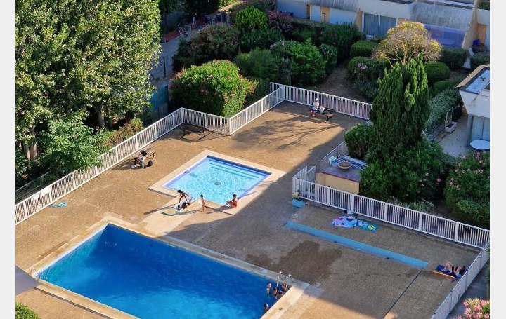 Studio LA GRANDE-MOTTE (34280)  25 m2 235 € 