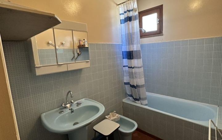 3 Pièces LA GRANDE-MOTTE (34280)  72 m2 455 € 