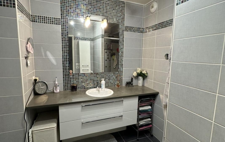 3 Pièces LA GRANDE-MOTTE (34280)  85 m2 690 € 