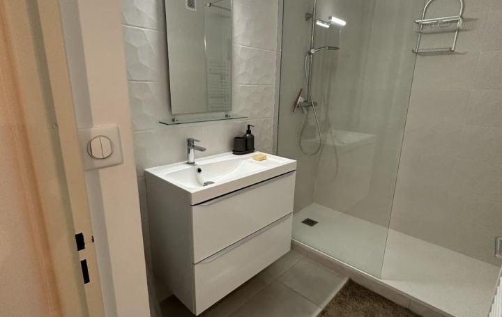 2 Pièces LA GRANDE-MOTTE (34280)  45 m2 800 € 