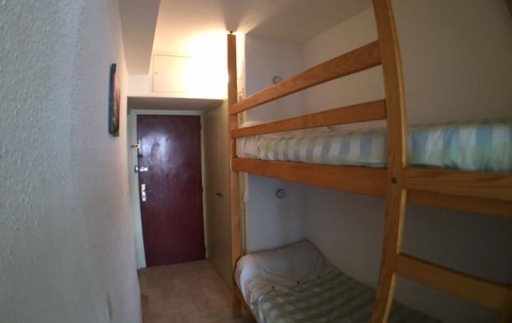 Studio LA GRANDE-MOTTE (34280)  28 m2 216 € 