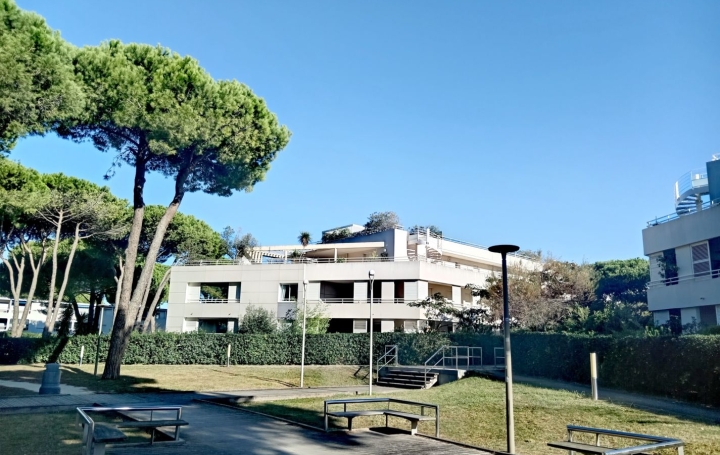 3 Pièces LA GRANDE-MOTTE (34280)  82 m2 808 000 € 