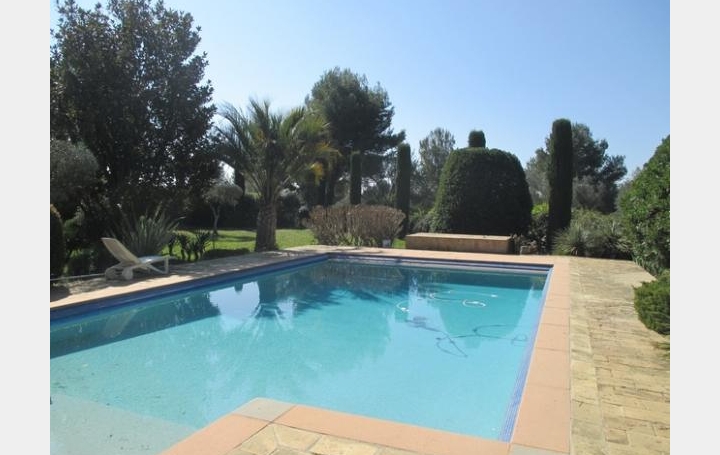 Réseau Immo-diffusion : Propriété  VILLETELLE  240 m2 797 000 € 