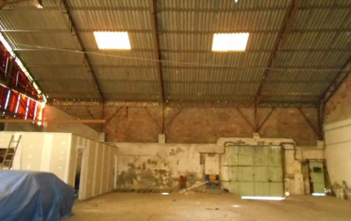 Autre SAINT-GILLES (30800)  850 m2 275 000 € 