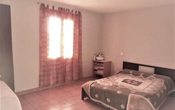 Villa SAINT-GILLES (30800)  120 m2 215 000 € 