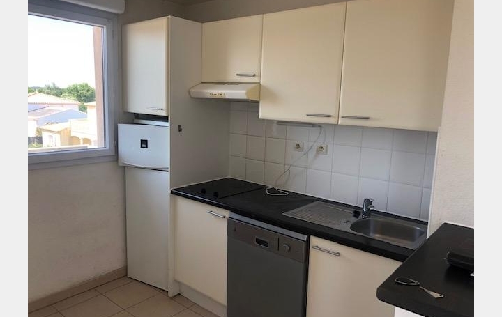 3 Pièces SAINT-GILLES (30800)  61 m2 120 000 € 