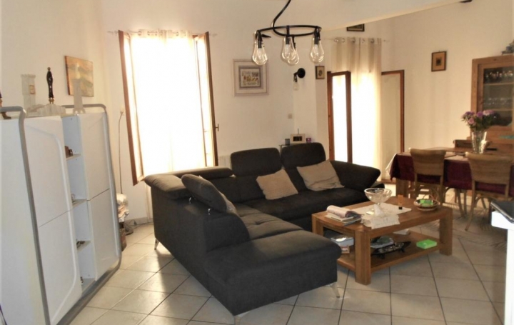 Maison de village SAINT-GILLES (30800)  130 m2 169 000 € 