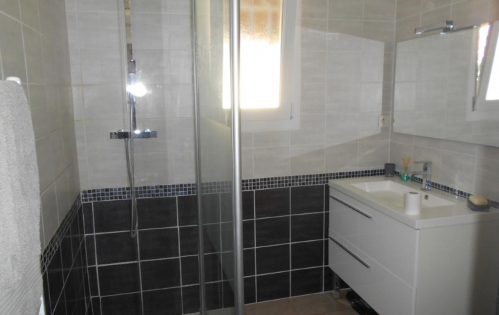 Villa SAINT-GILLES (30800)  110 m2 262 500 € 