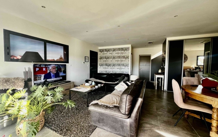 Villa SAINT-GILLES (30800)  110 m2 335 000 € 