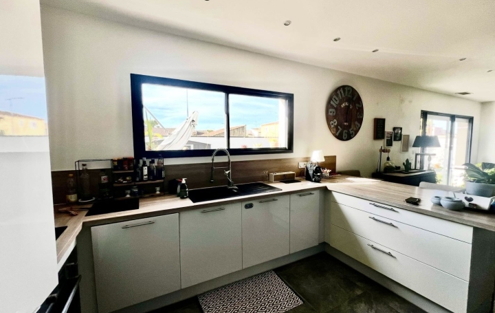 Villa SAINT-GILLES (30800)  110 m2 335 000 € 