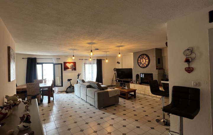 Maison SAINT-GILLES (30800)  132 m2 240 000 € 