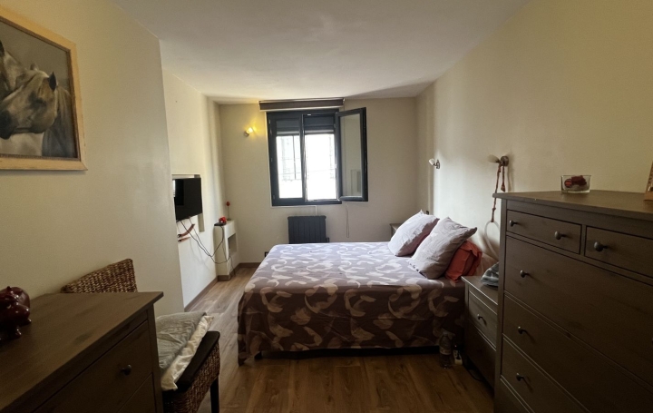 Maison SAINT-GILLES (30800)  132 m2 240 000 € 