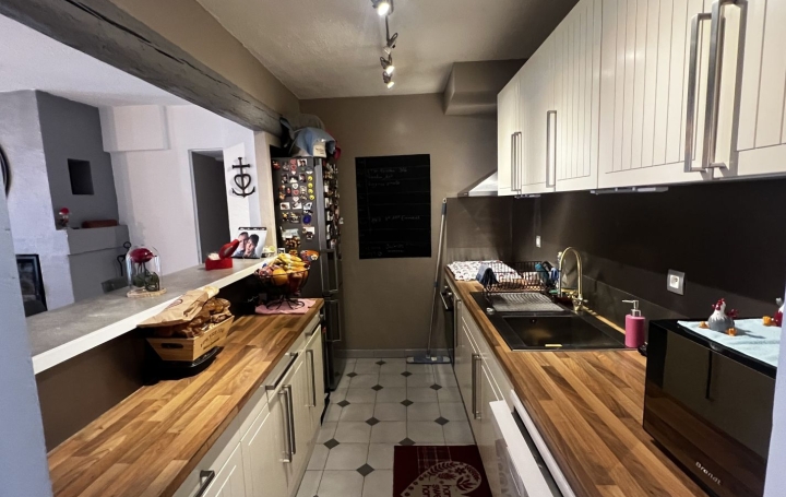 Maison SAINT-GILLES (30800)  132 m2 240 000 € 