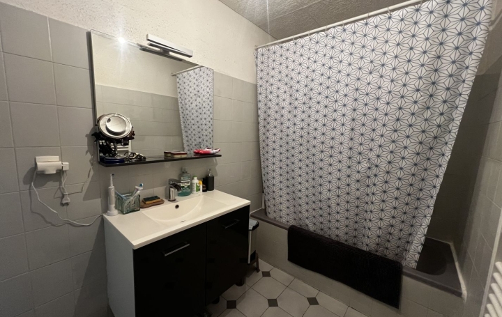 Maison SAINT-GILLES (30800)  132 m2 240 000 € 