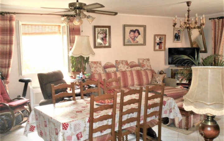 Villa SAINT-GILLES (30800)  80 m2 242 000 € 