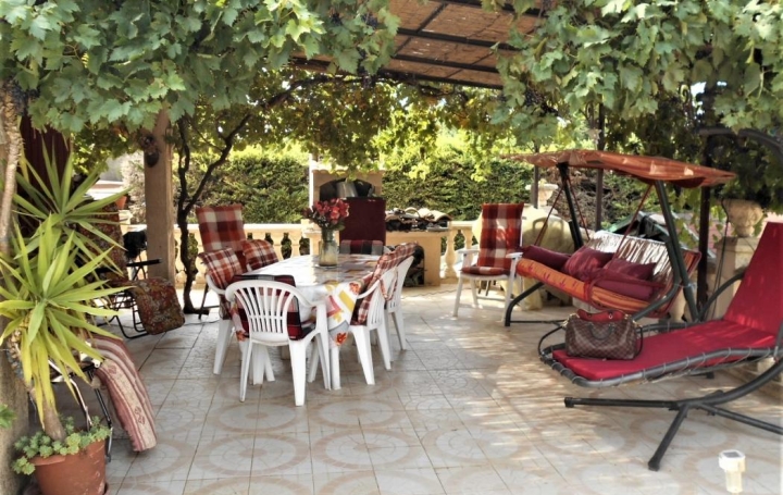 Villa SAINT-GILLES (30800)  80 m2 242 000 € 