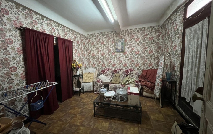 Maison SAINT-GILLES (30800)  110 m2 90 000 € 