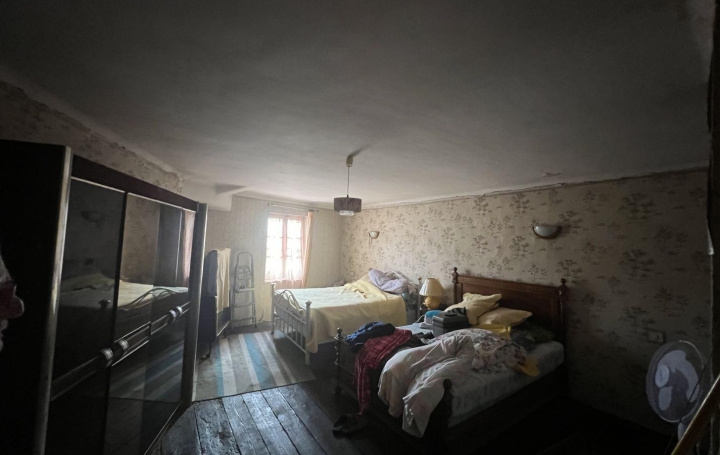 Maison SAINT-GILLES (30800)  110 m2 90 000 € 