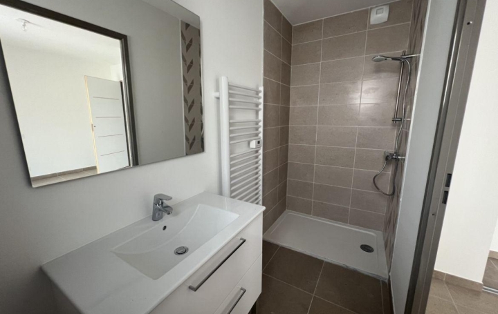 4 Pièces SAINT-GILLES (30800)  84 m2 339 000 € 