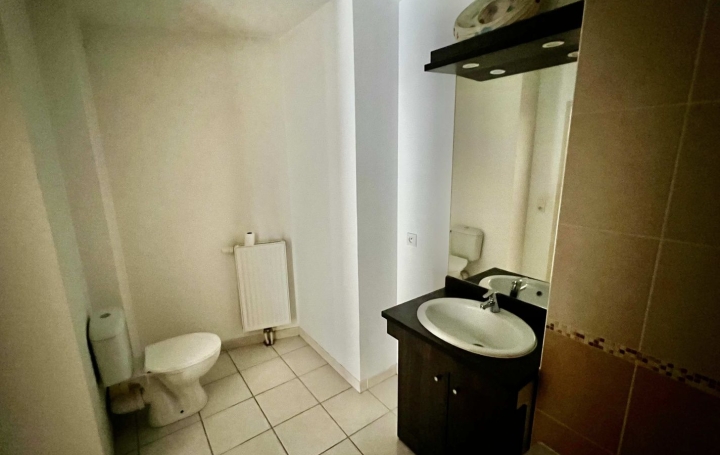 2 Pièces NIMES (30000)  40 m2 115 000 € 