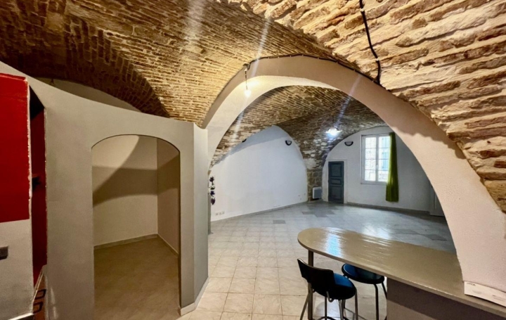 1 Pièce SAINT-GILLES (30800)  58 m2 86 000 € 