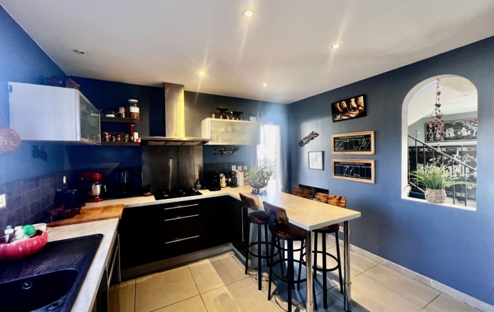 Villa SAINT-GILLES (30800)  135 m2 289 000 € 