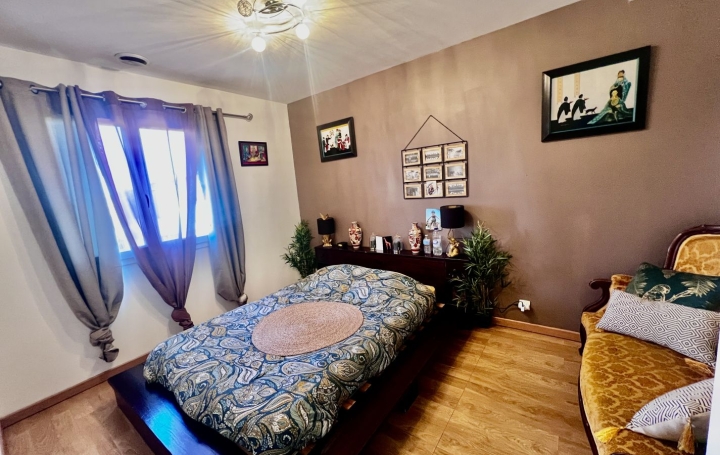 Villa SAINT-GILLES (30800)  135 m2 289 000 € 