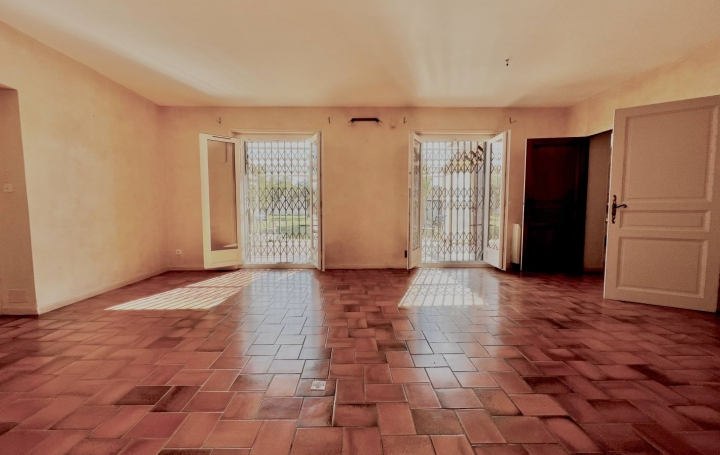 Villa GENERAC (30510)  150 m2 359 000 € 