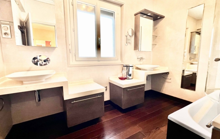 Villa GENERAC (30510)  150 m2 359 000 € 