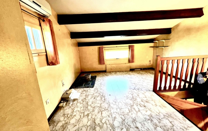 Villa GENERAC (30510)  150 m2 359 000 € 