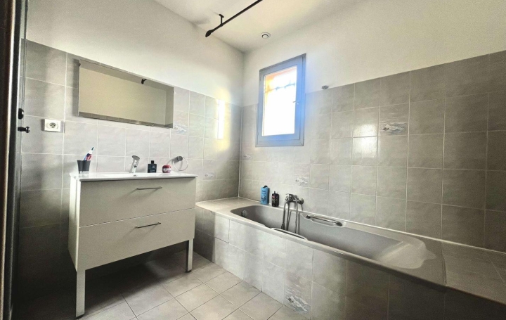 Villa SAINT-GILLES (30800)  95 m2 252 000 € 