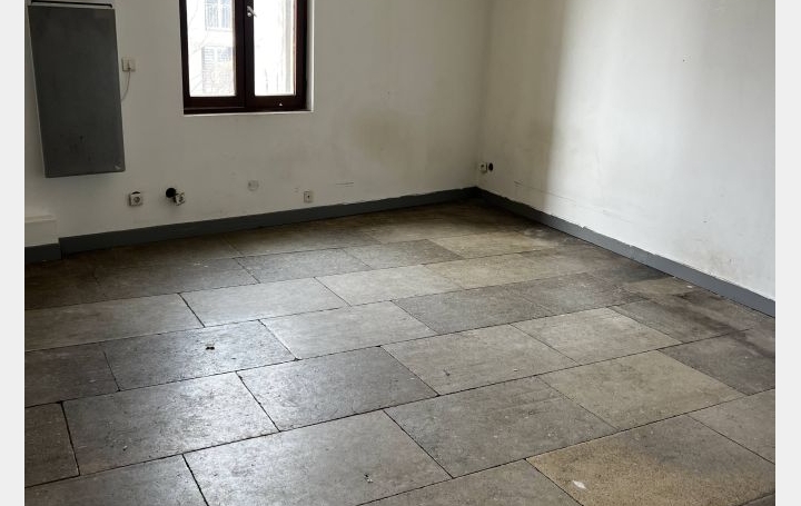 Immeuble SAINT-GILLES (30800)  117 m2 169 600 € 