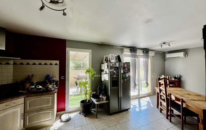 Villa SAINT-GILLES (30800)  100 m2 315 000 € 