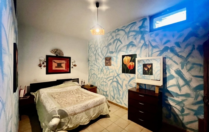 3 Pièces SAINT-GILLES (30800)  55 m2 79 800 € 